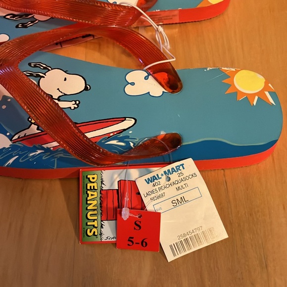 Peanuts Snoopy Surf Flip Flops Women's Small (5/6) - Picture 3 of 4